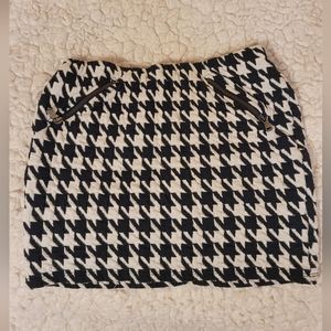XS Zara Houndtooth Miniskirt